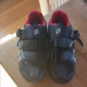 Peloton Size 38 Black and Red Cycling Shoes